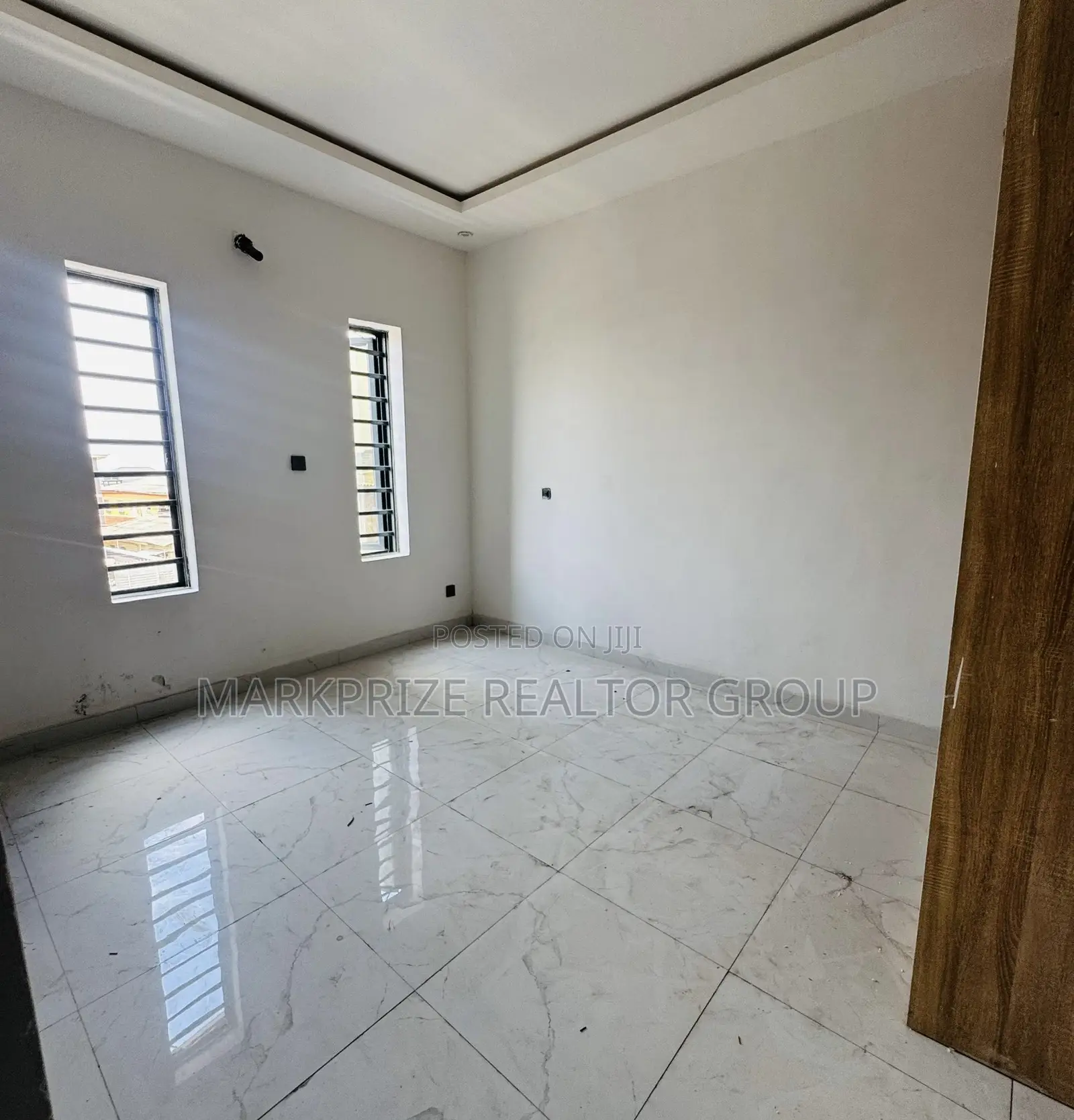 4bdrm Duplex in Magodo Olowora Lagos for sale