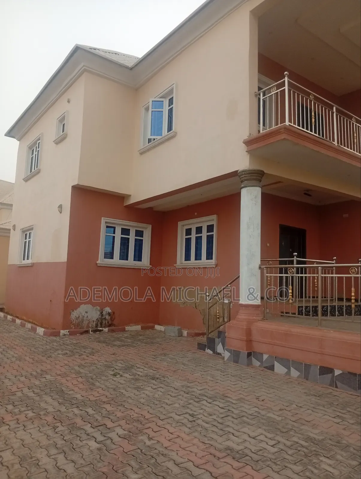 4bdrm Duplex in Kurudu for sale