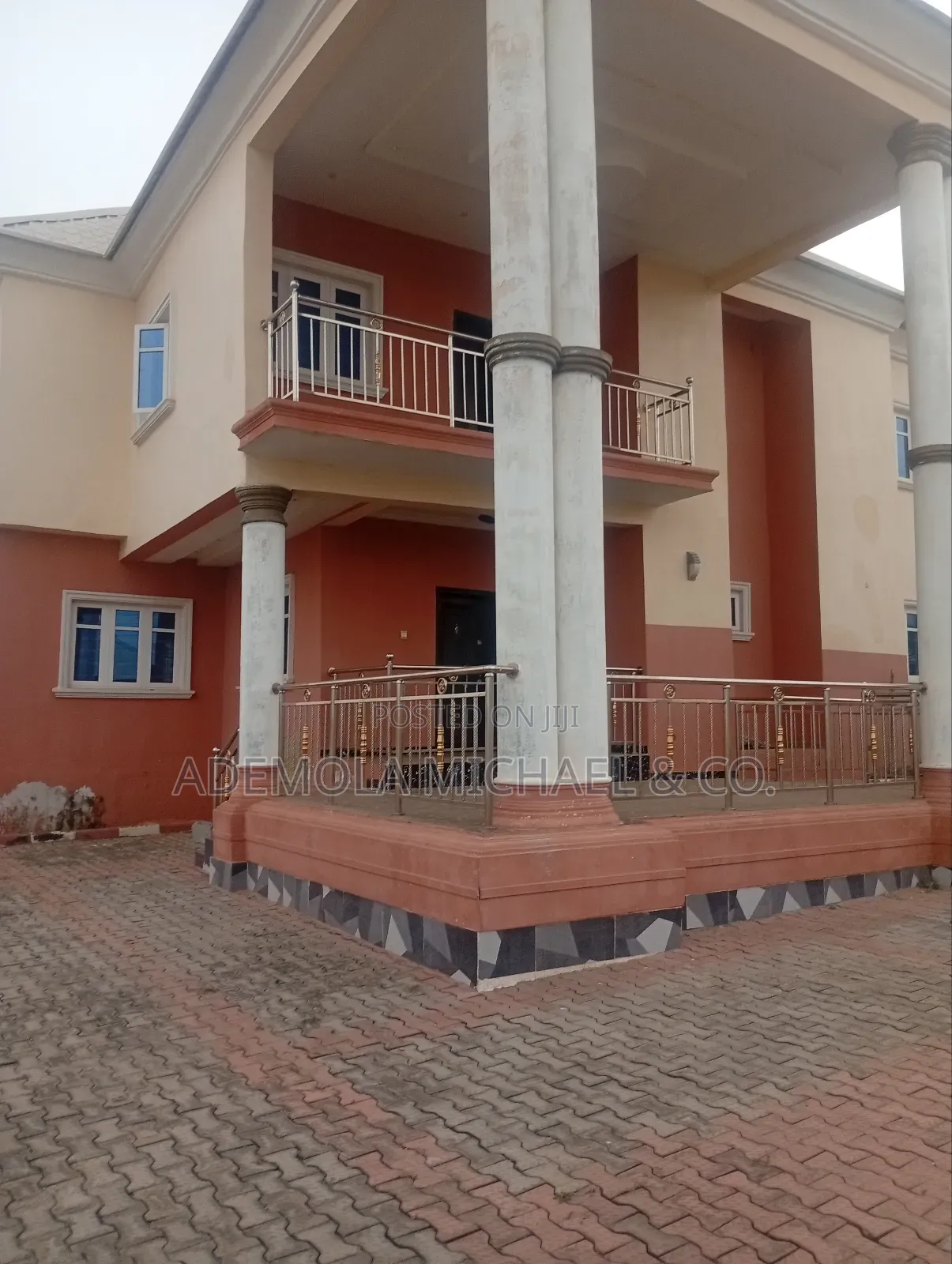 4bdrm Duplex in Kurudu for sale