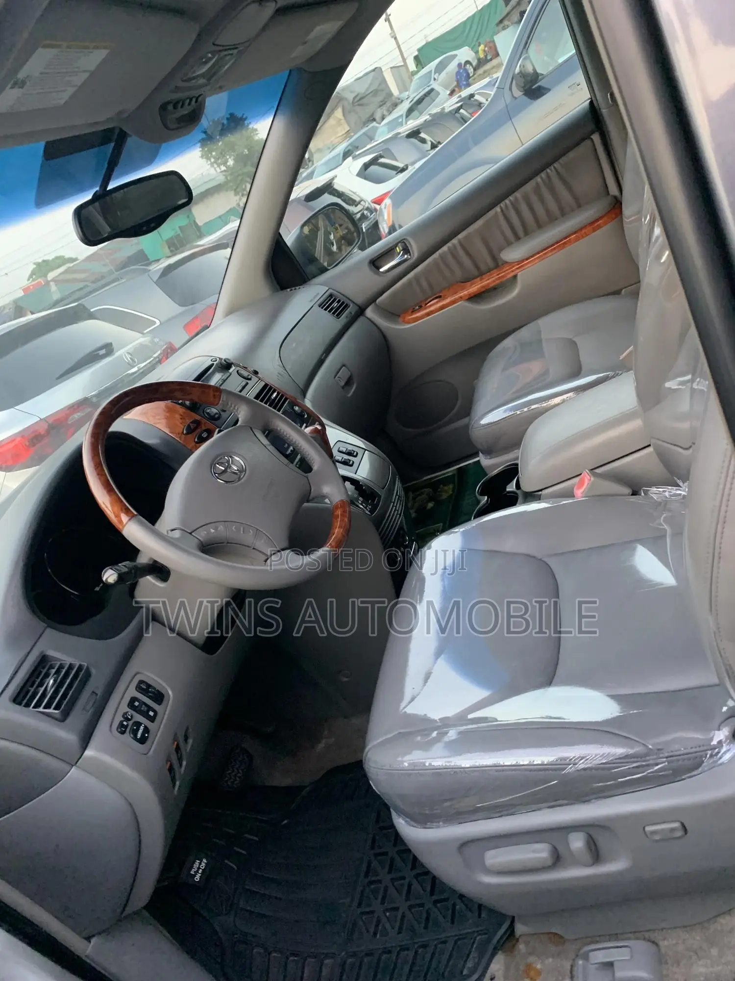 Toyota Sienna XLE Limited 4WD 2007 Gray
