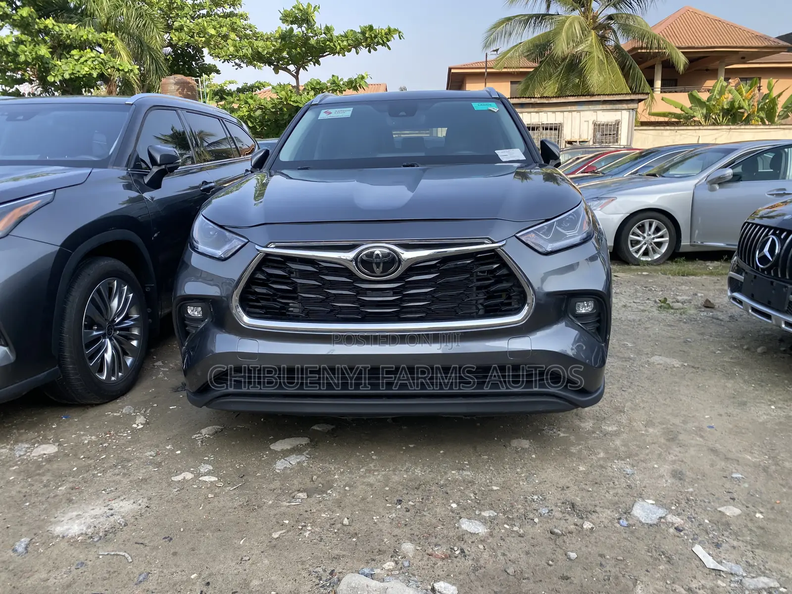 Toyota Highlander XLE 2021 Gray