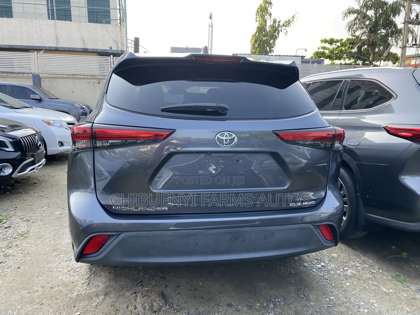 Toyota Highlander XLE 2021 Gray