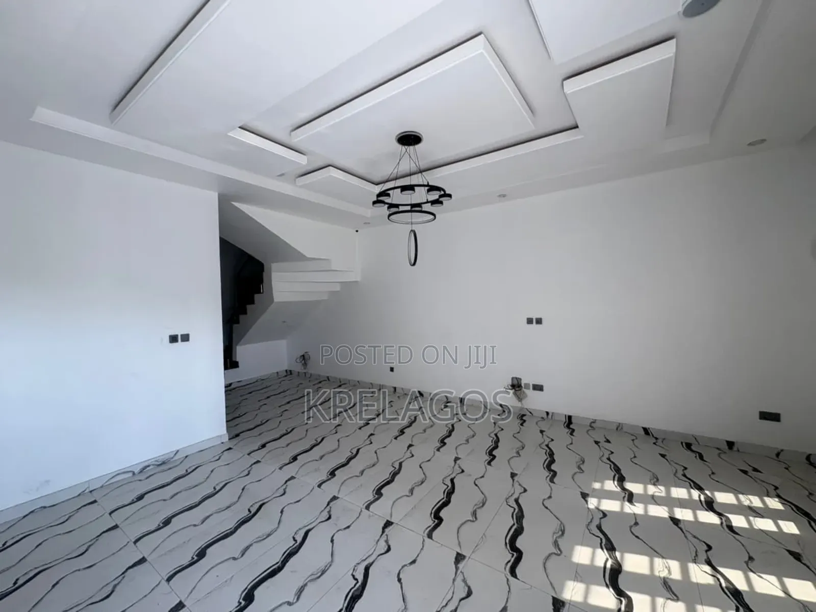 4bdrm Duplex in Alpha Beach Road, Chevron for sale