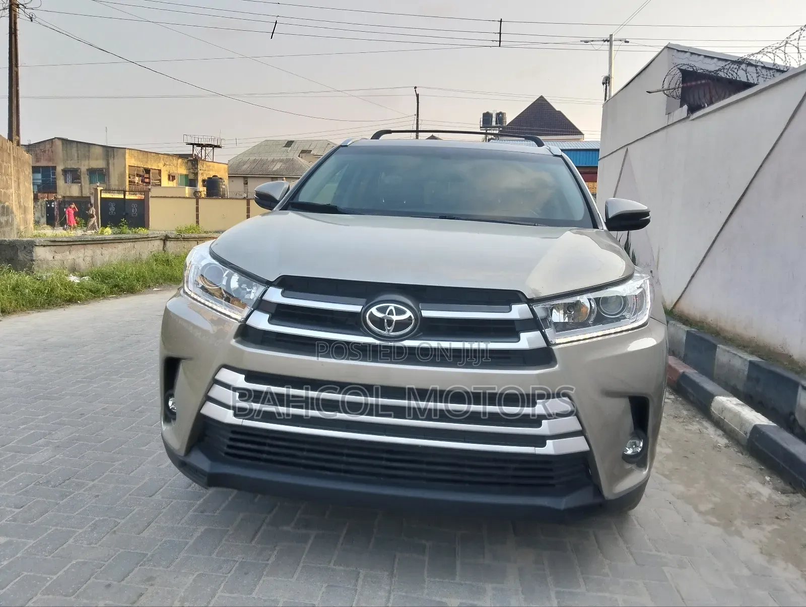 Toyota Highlander Limited 4dr SUV (3.5L 6cyl 6A) 2015 Gold