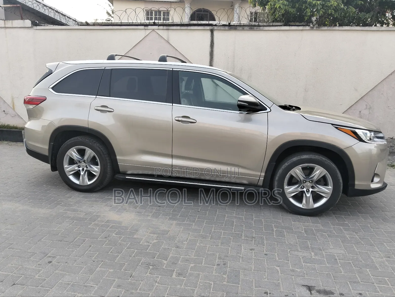 Toyota Highlander Limited 4dr SUV (3.5L 6cyl 6A) 2015 Gold