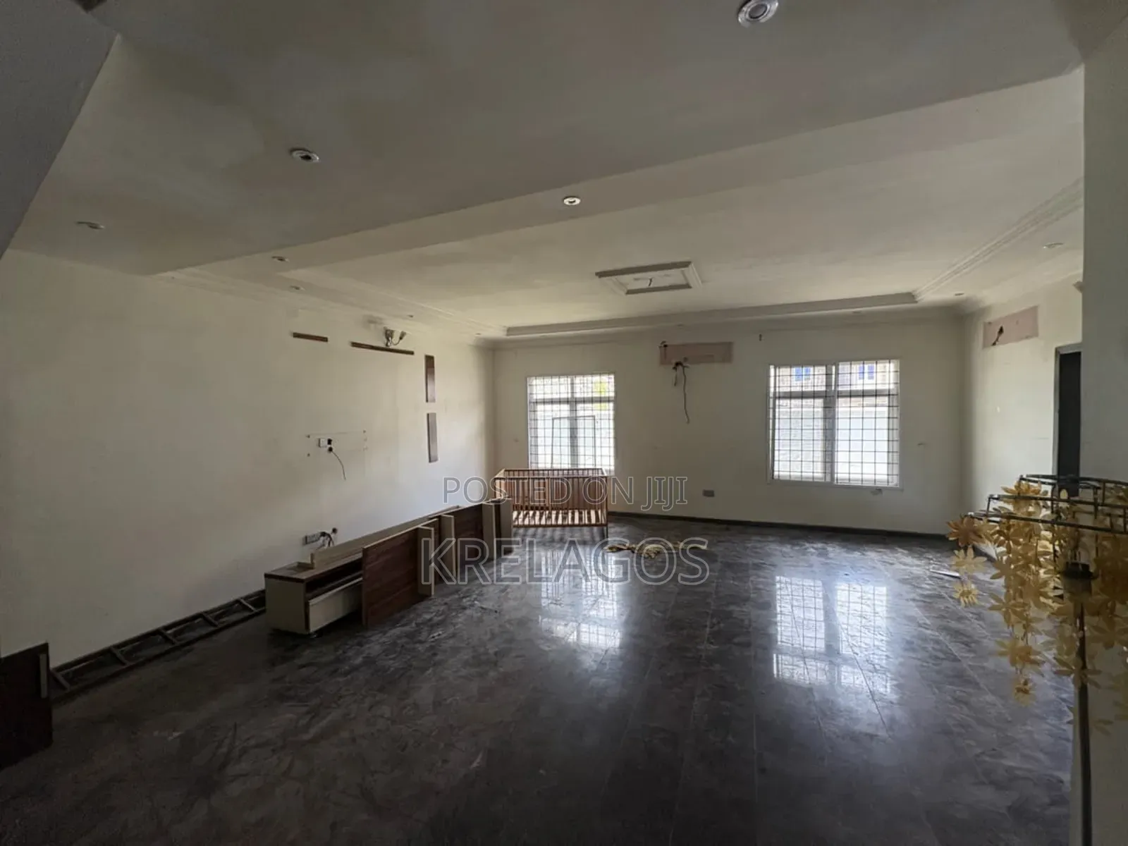 4bdrm Duplex in Ikota for sale