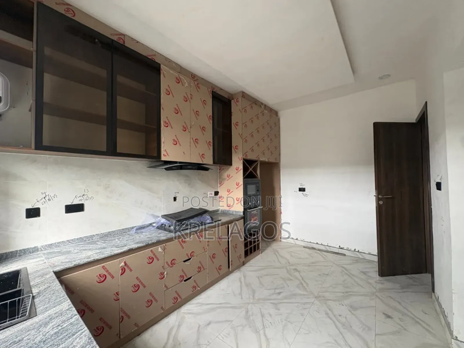 4bdrm Duplex in Ogombo for sale