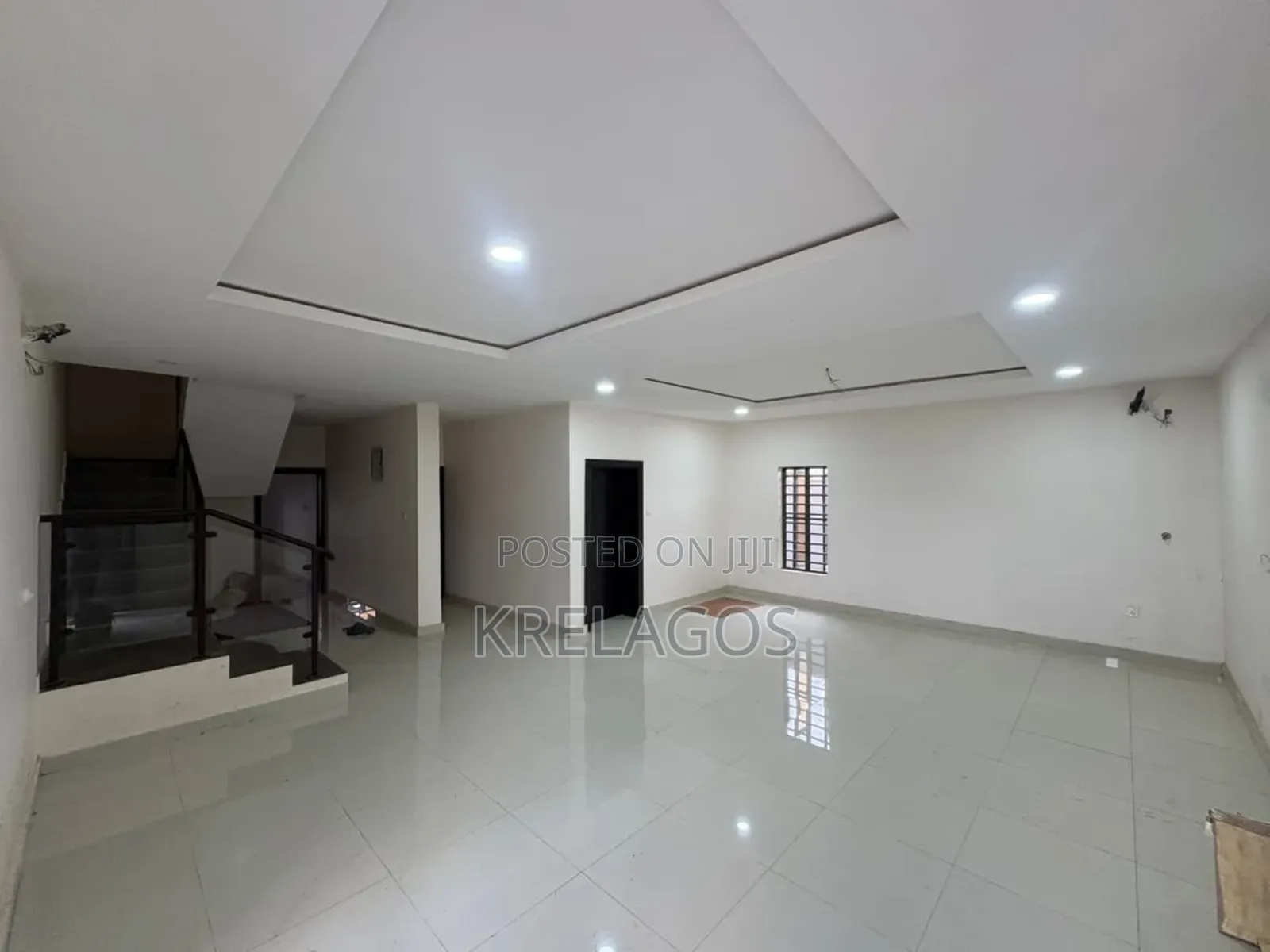 4bdrm Duplex in Ogombo for sale