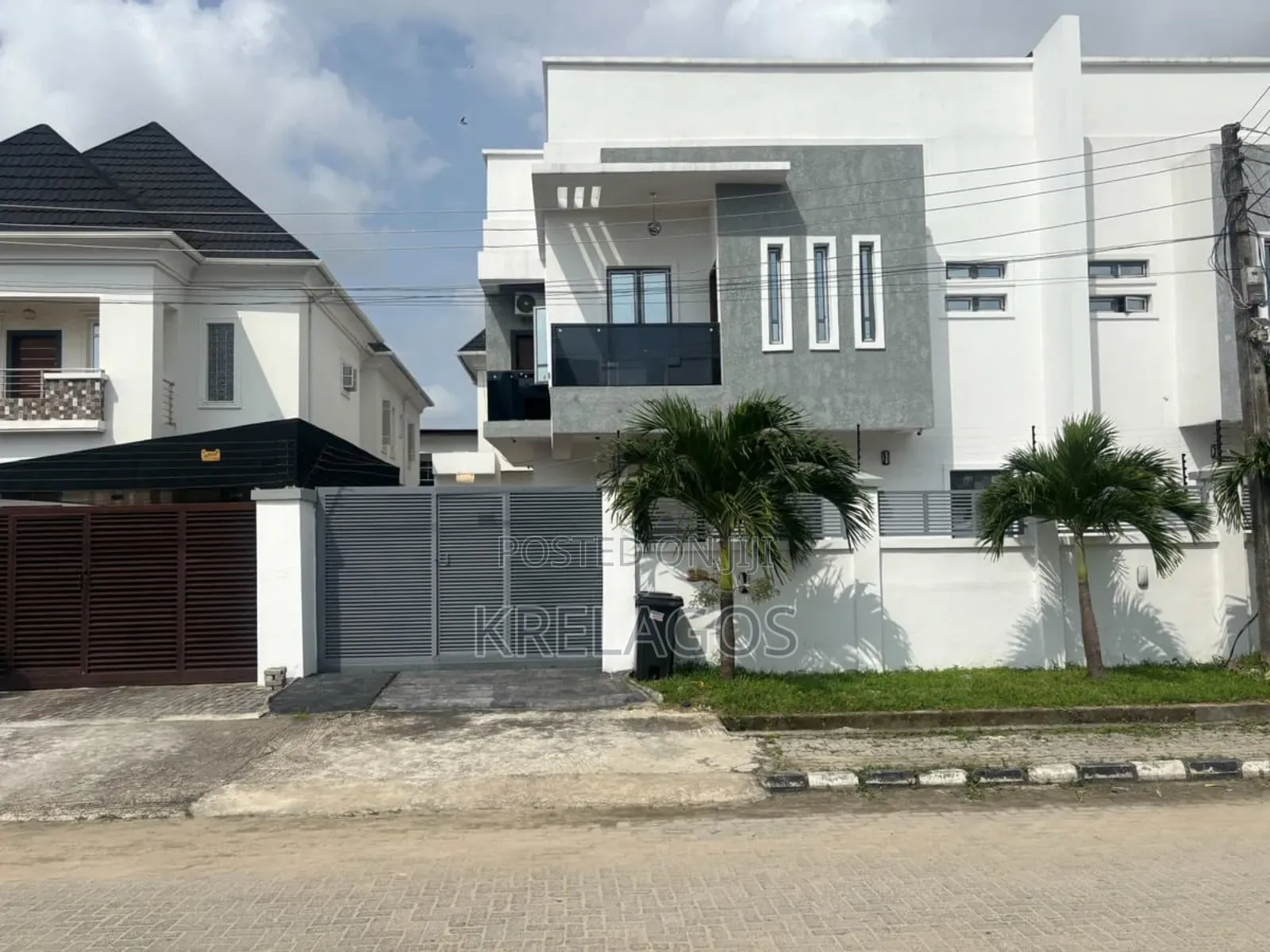 Furnished 4bdrm Duplex in Ogombo for sale