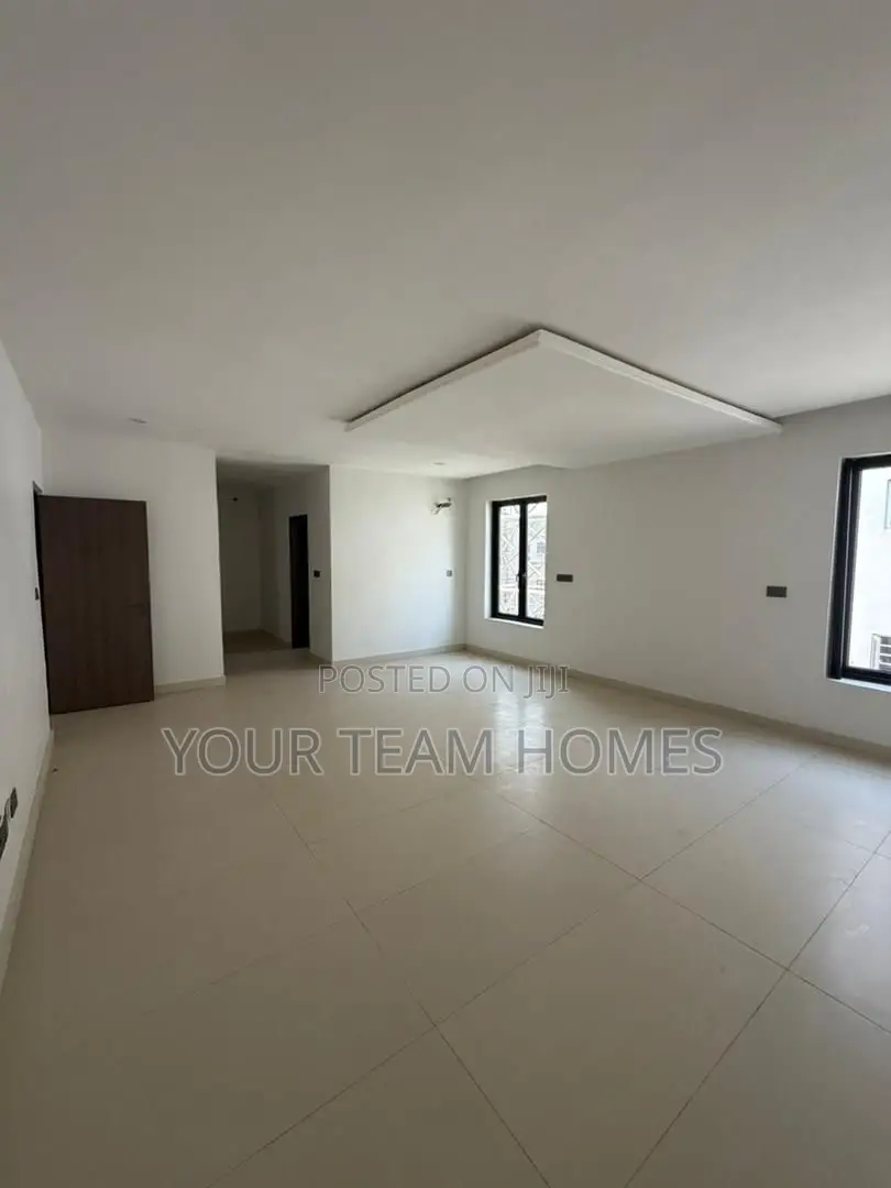 5bdrm Duplex in Jahi for sale