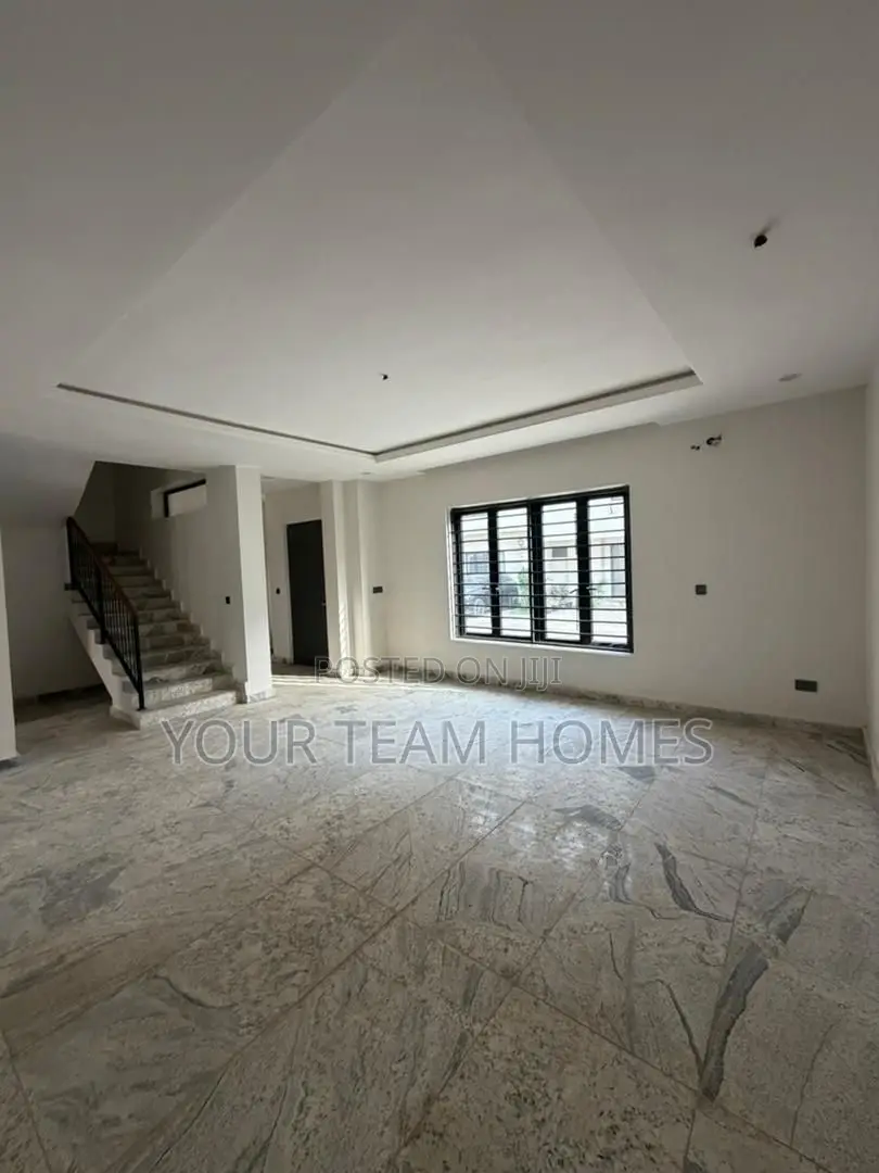 5bdrm Duplex in Jahi for sale
