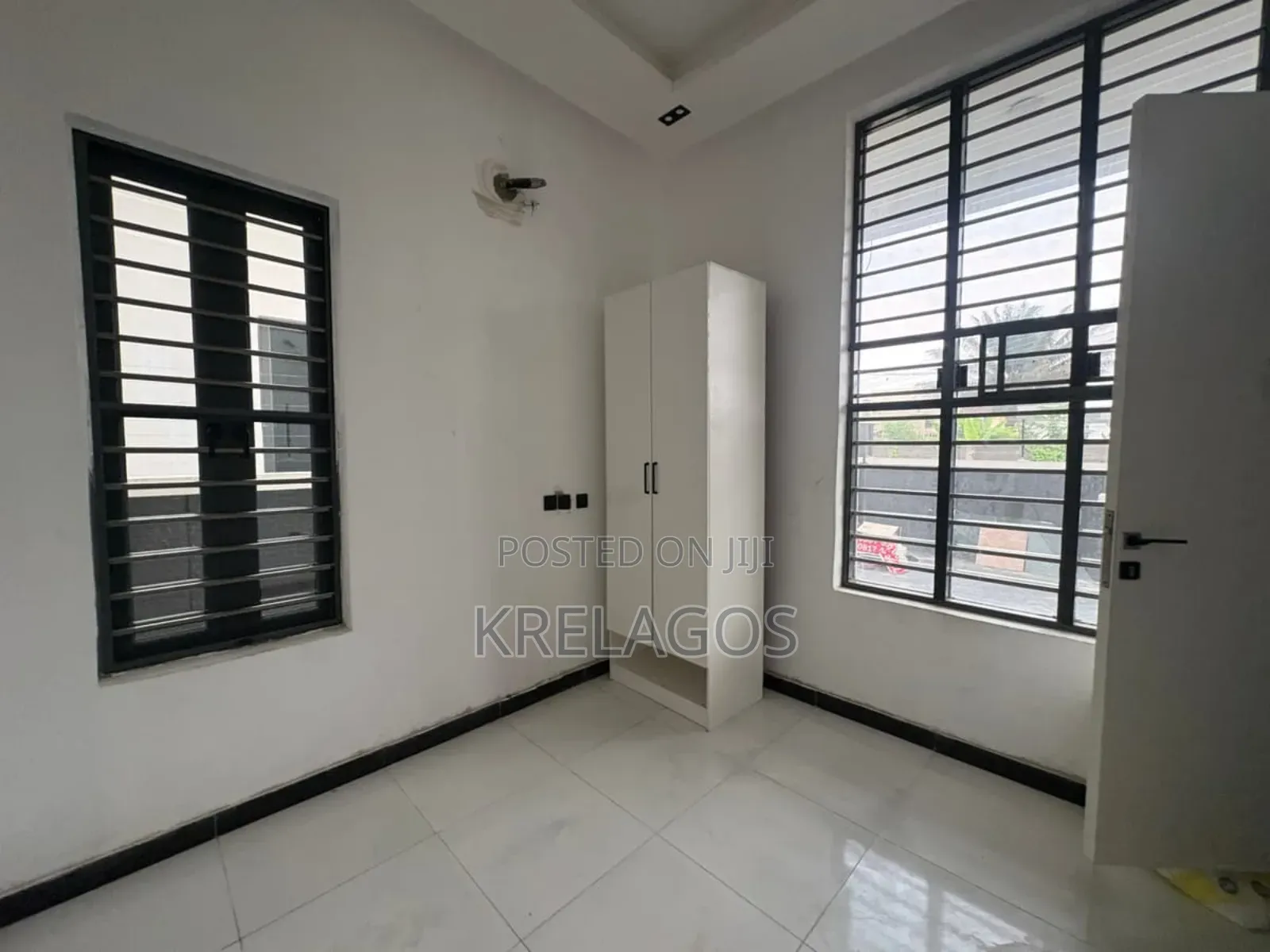 5bdrm Duplex in Ogombo for sale