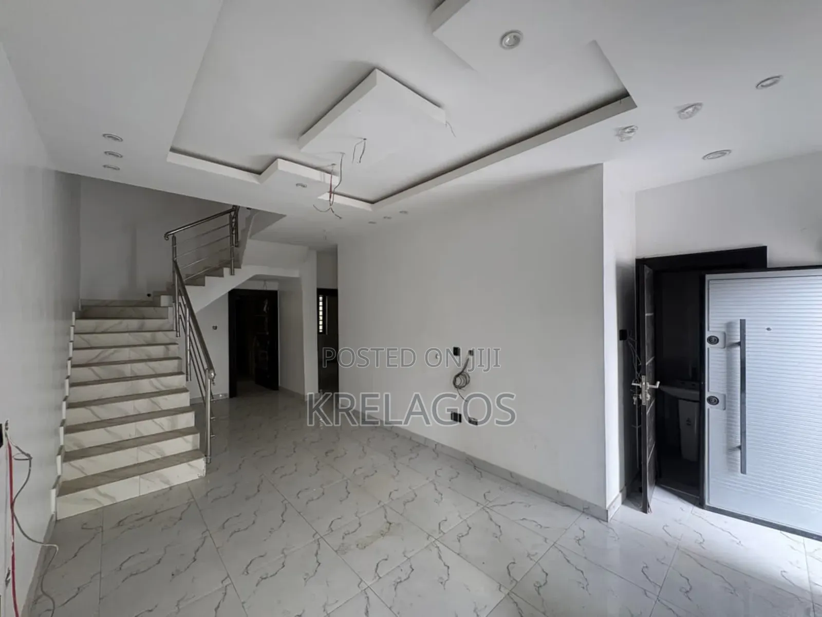 3bdrm Duplex in Ogombo for sale