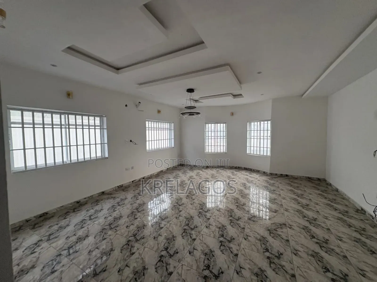 5bdrm Duplex in Ogombo for sale
