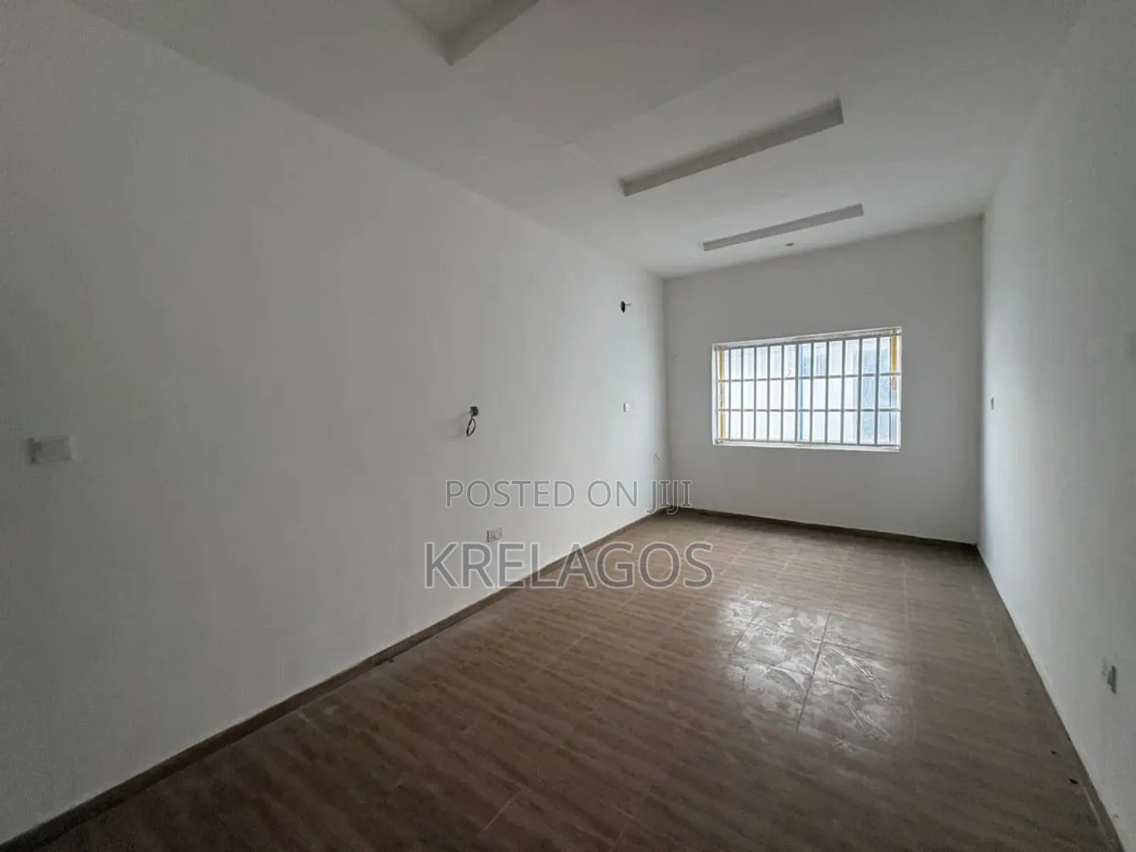 5bdrm Duplex in Ogombo for sale