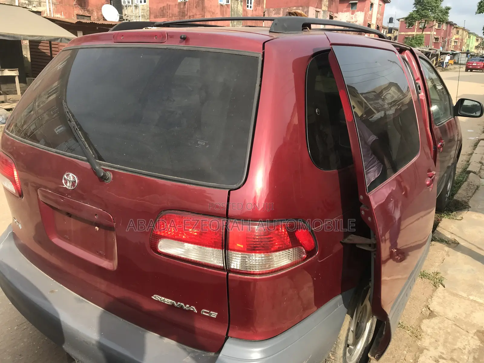 Toyota Sienna LE 2001 Red