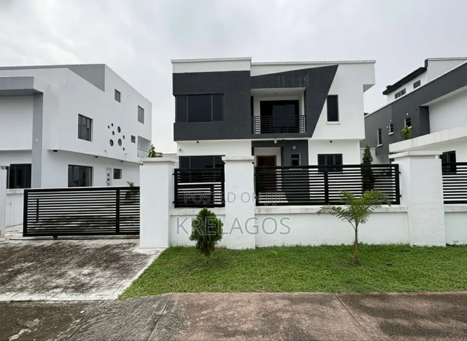 4bdrm Duplex in Royalpha Garden, Off Lekki-Epe Expressway for sale