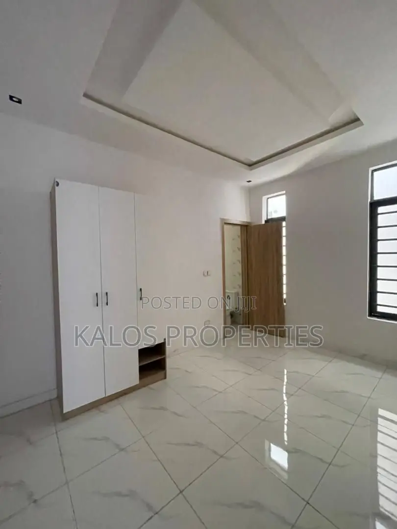 4bedroom Semi Detached Duplex for Sale.