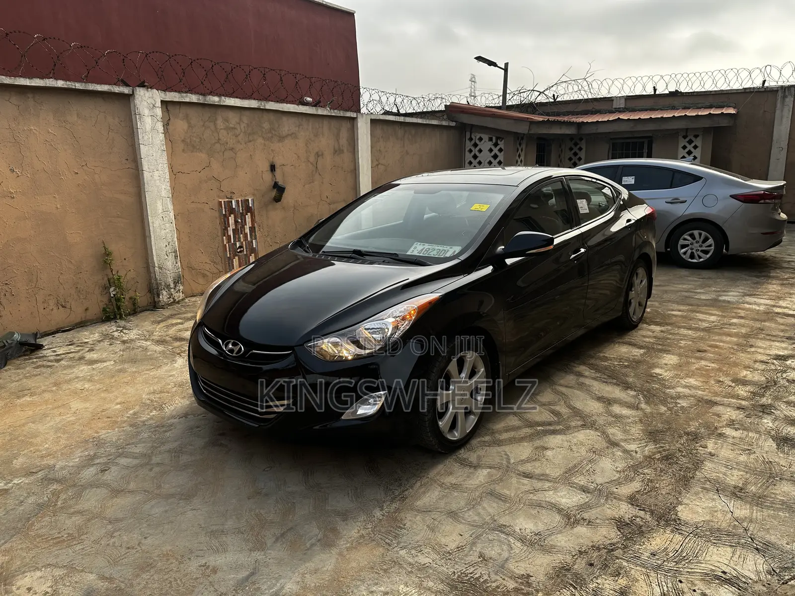 Hyundai Elantra Limited Sedan FWD (1.8L 4cyl 6A) 2013 Black
