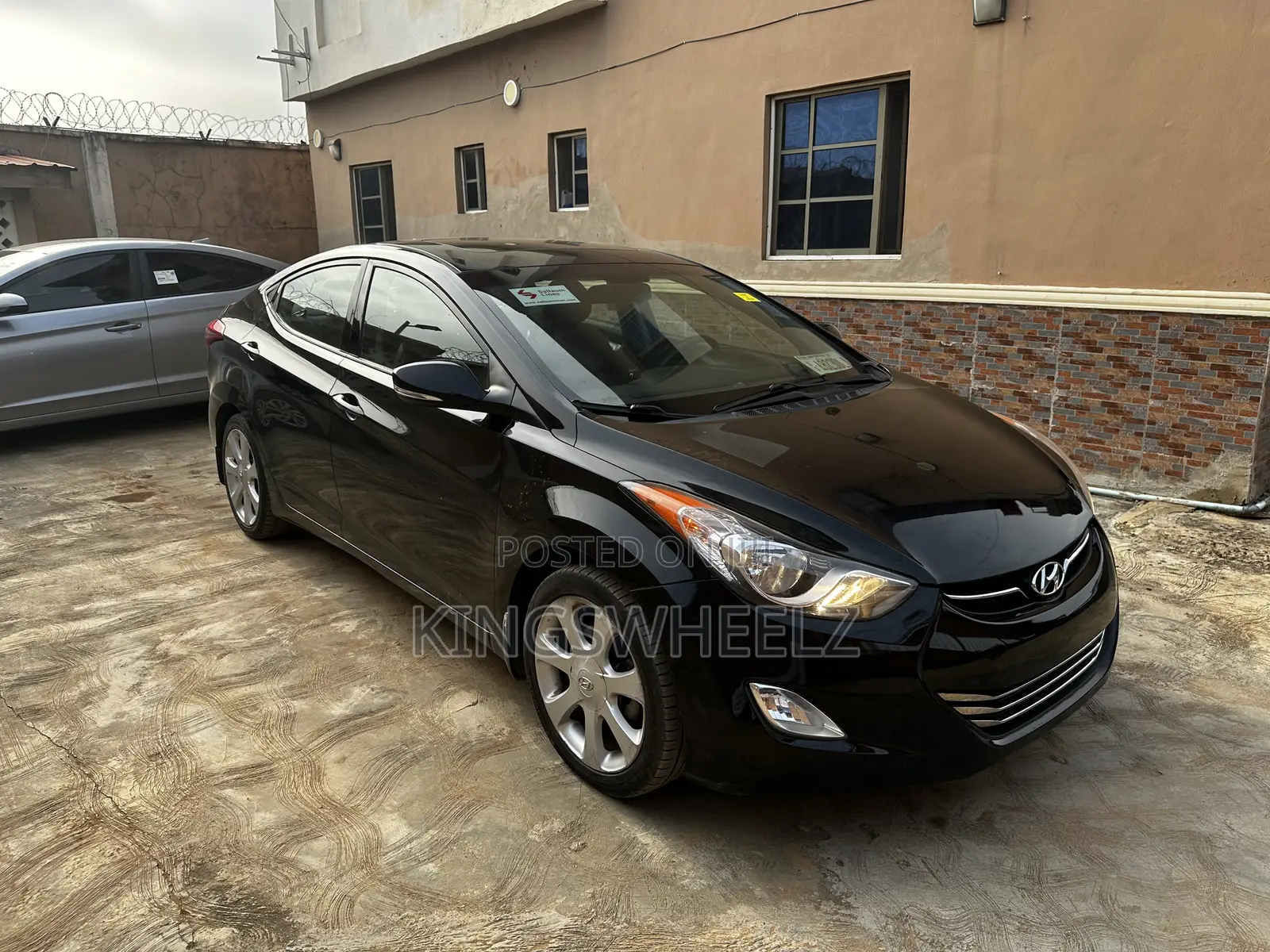 Hyundai Elantra Limited Sedan FWD (1.8L 4cyl 6A) 2013 Black