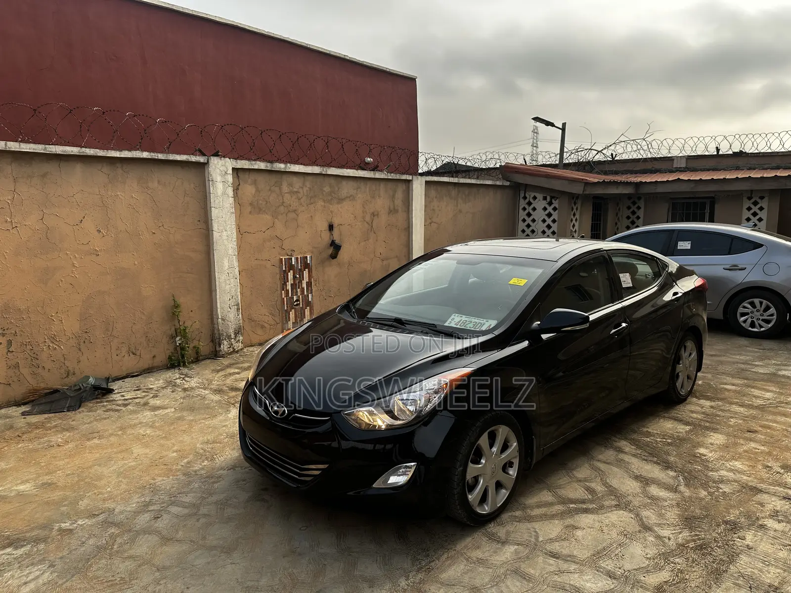 Hyundai Elantra Limited Sedan FWD (1.8L 4cyl 6A) 2013 Black