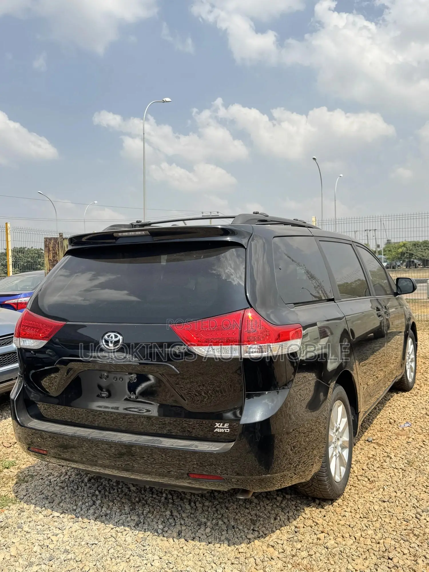 Toyota Sienna XLE 8-Passenger 4dr Minivan (3.5L 6cyl 6A) 2014 Black