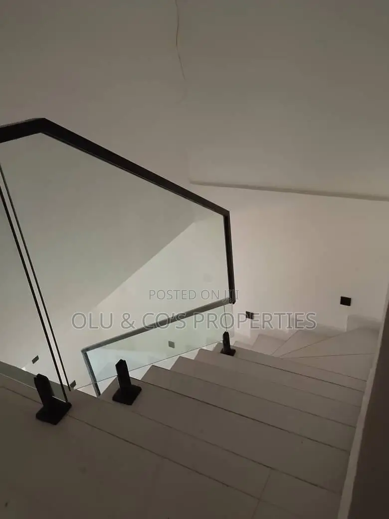 2bdrm Townhouse / Terrace in Katampe for rent