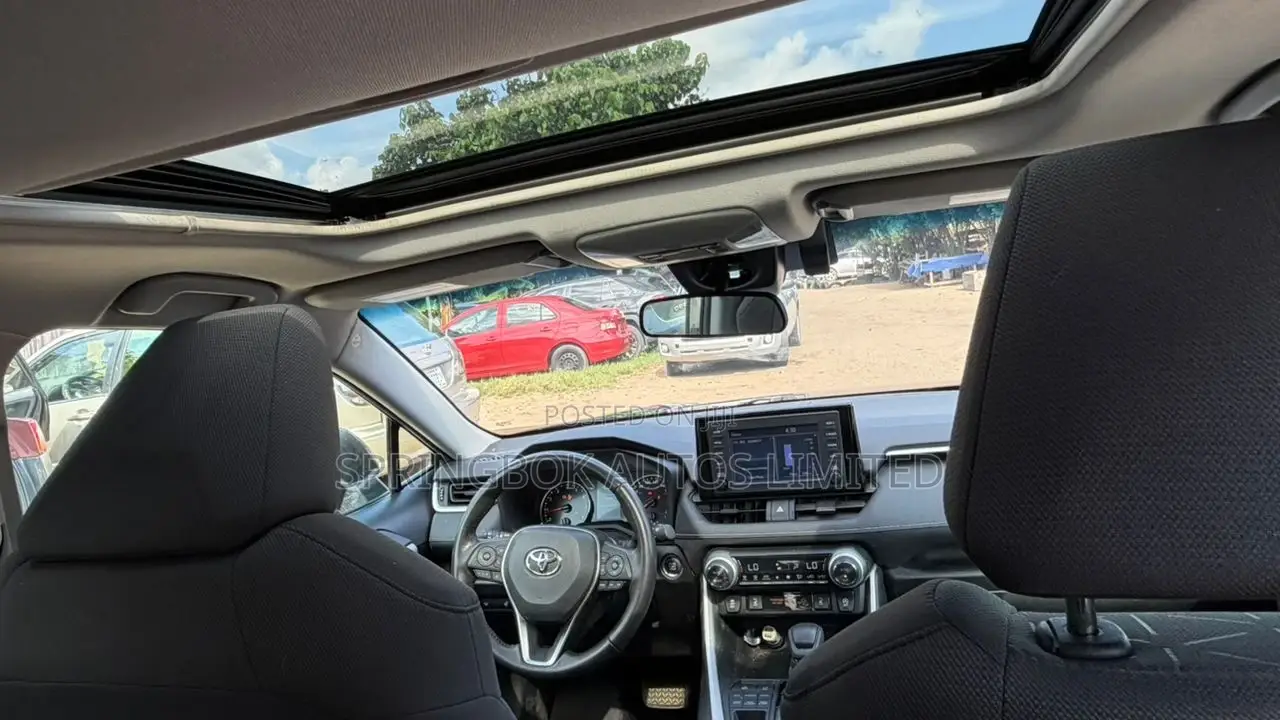 Toyota RAV4 XLE Premium 2022 Gray