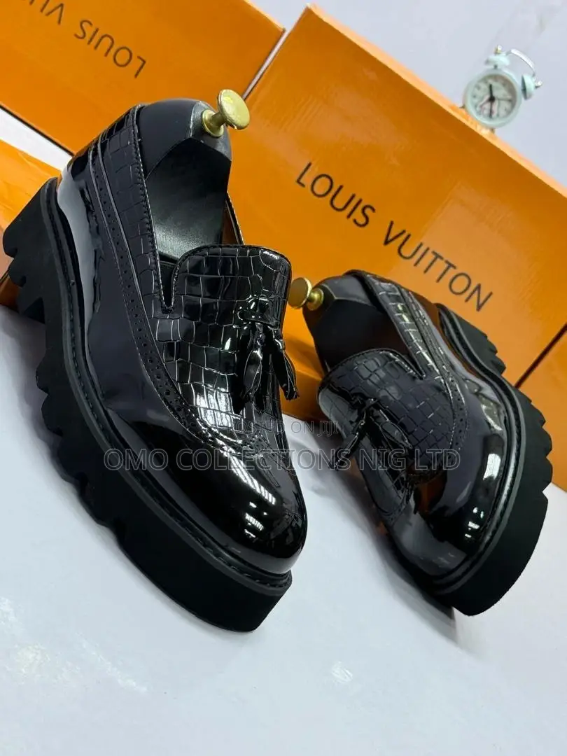 Designer Black and White Men Shoes With Tassel Detail – Fully Boxed