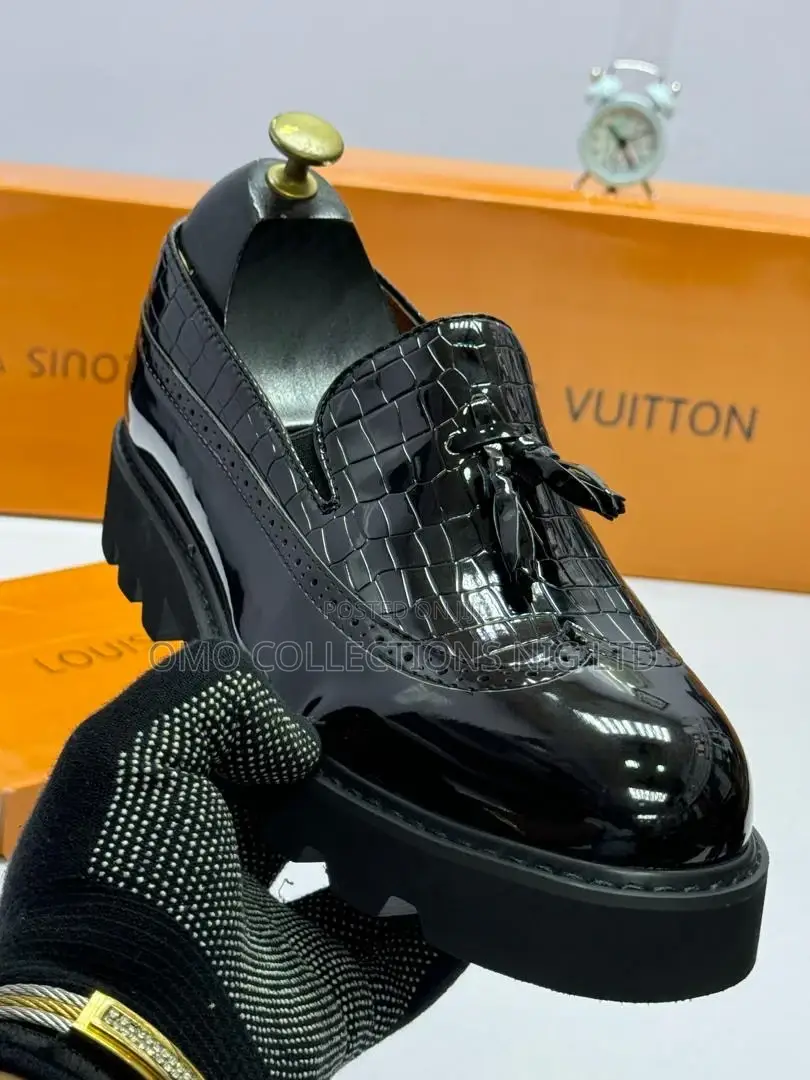 Designer Black and White Men Shoes With Tassel Detail – Fully Boxed