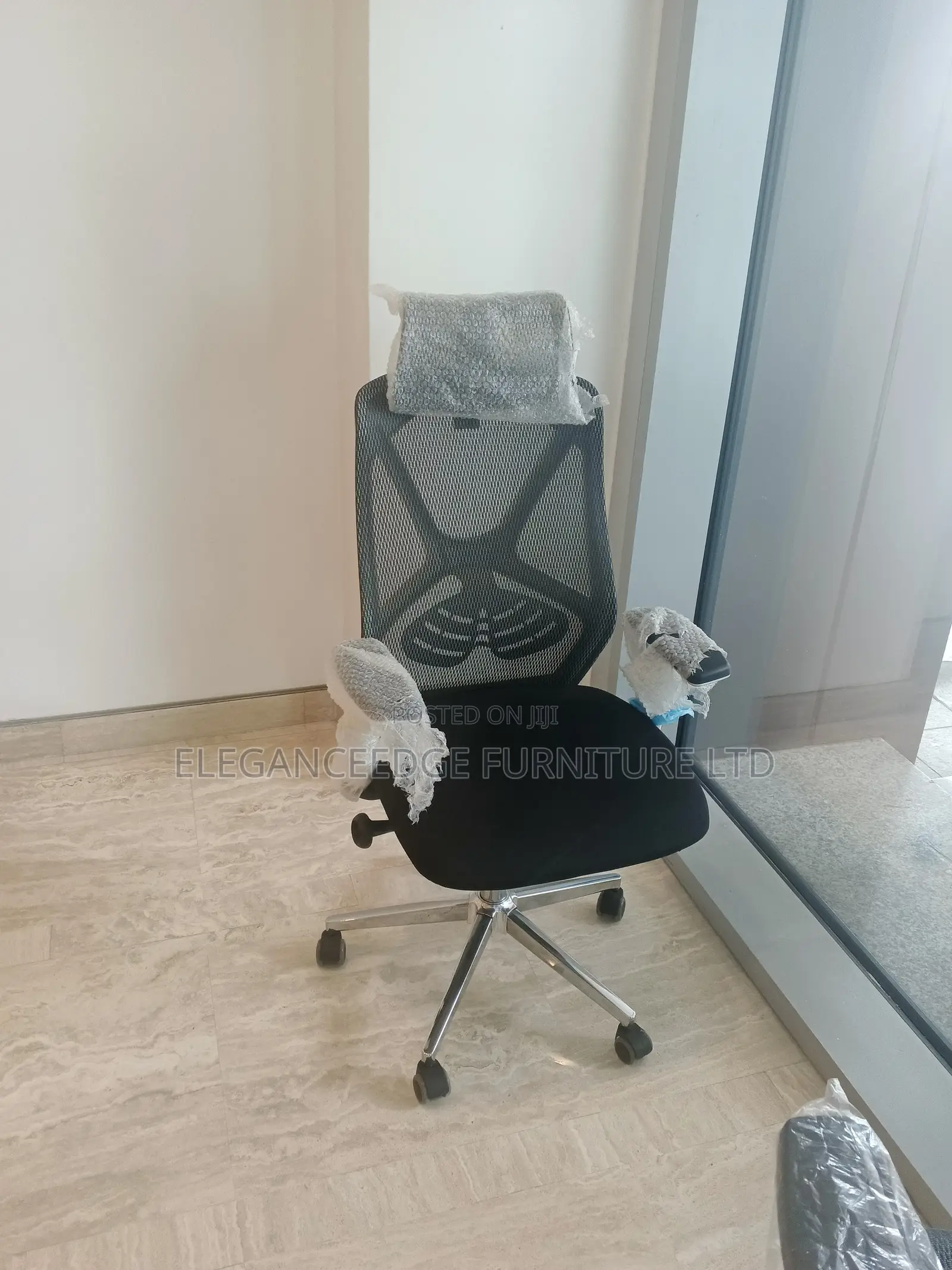 White Mesh Back and Fabric Seat Ergonomic Executive Office Chair