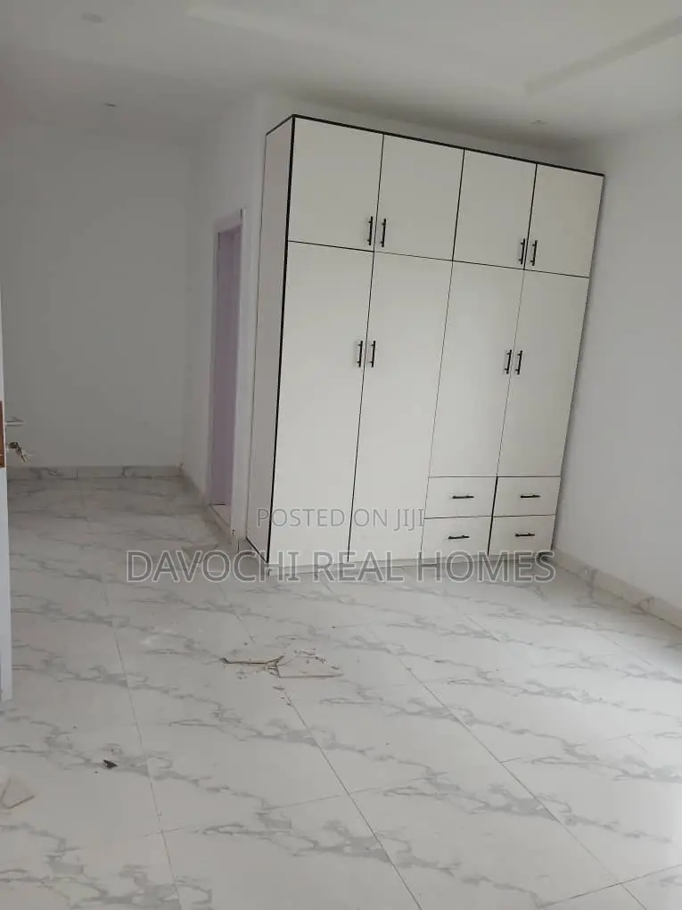 4bdrm Duplex in Orchid Road, Lekki Phase 2 for rent
