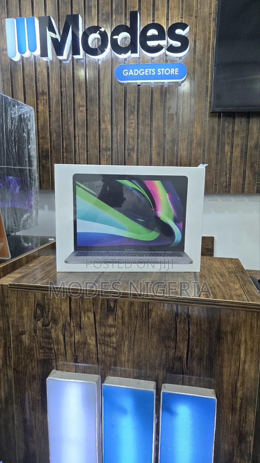 New Laptop Apple MacBook Pro 2020 8GB Apple M1 SSD 256GB