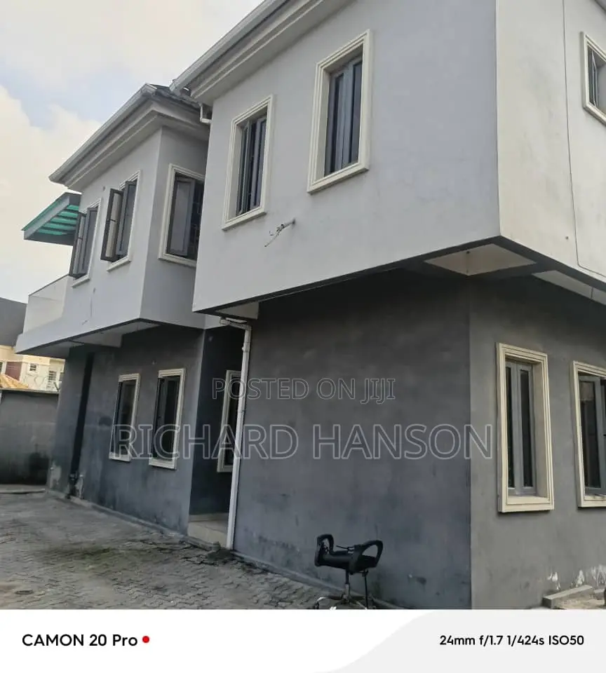 13bdrm Block of Flats in Sangotedo for sale
