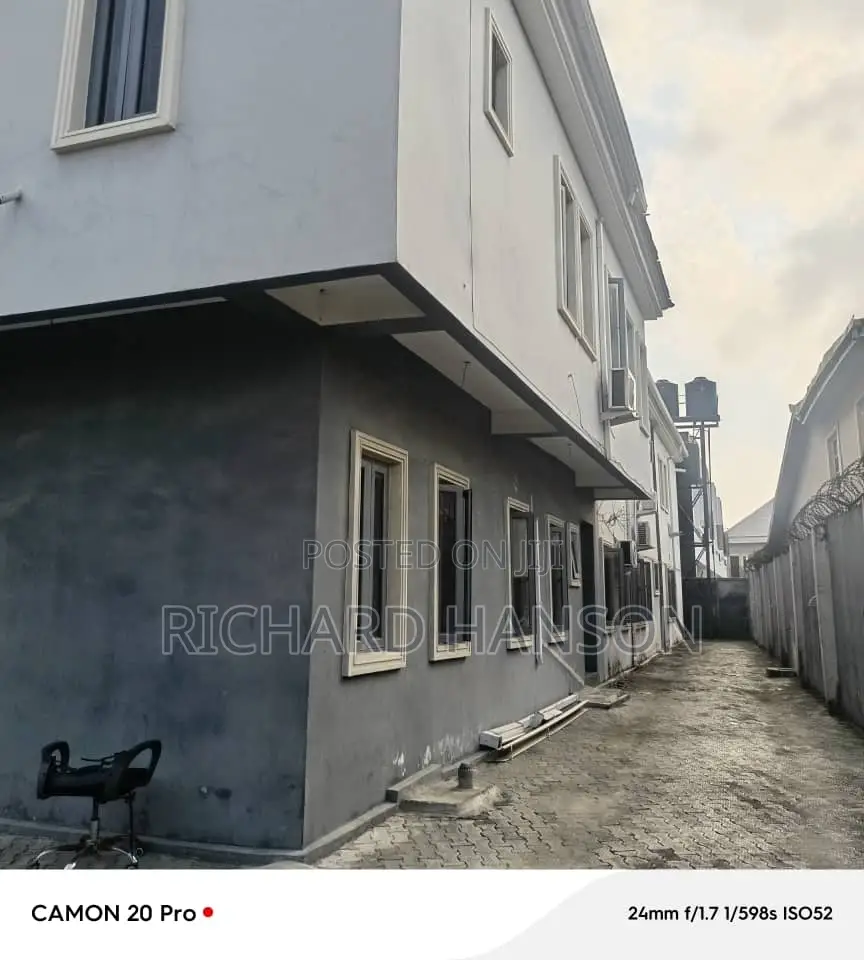 13bdrm Block of Flats in Sangotedo for sale