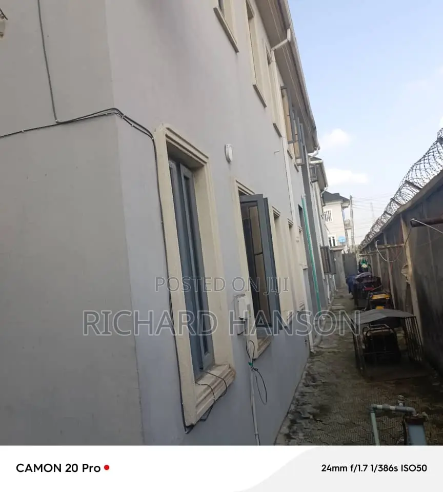 13bdrm Block of Flats in Sangotedo for sale