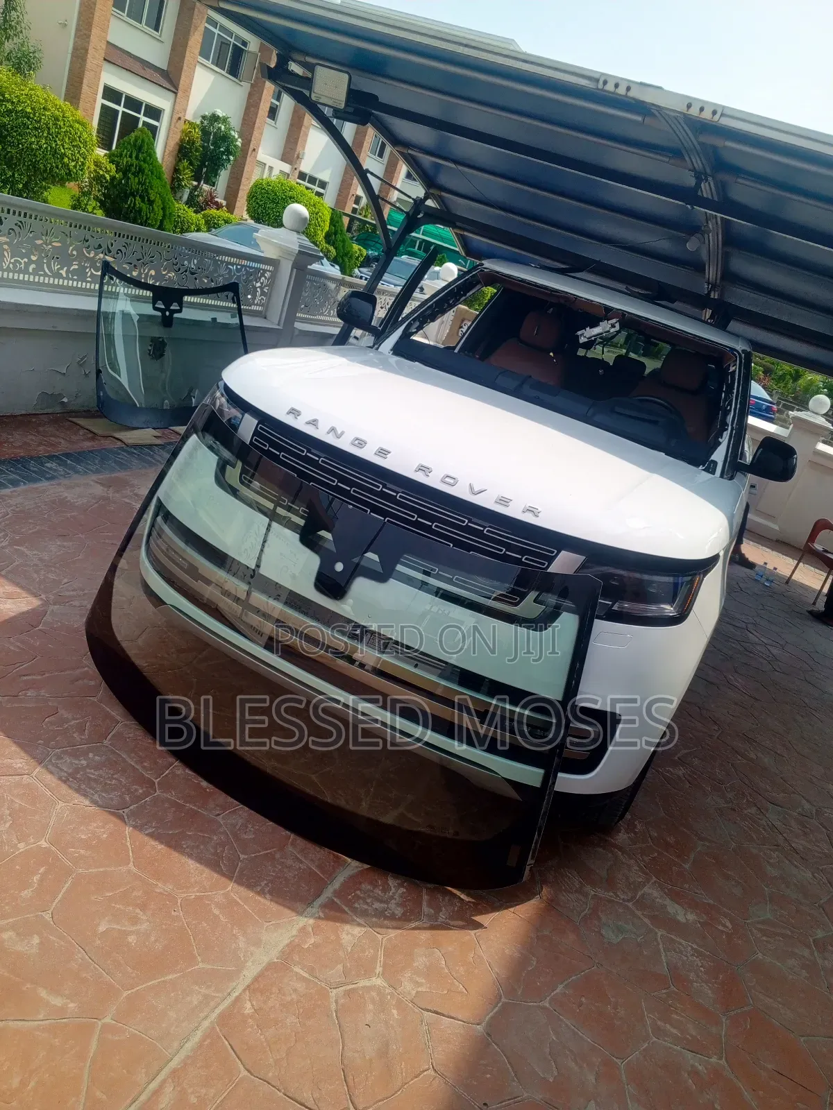 Renge Rover Vugue 2023 Front Windscreen
