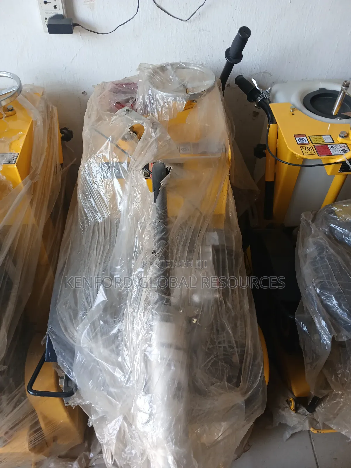Floor Saw (Asphalt Cutting Machine