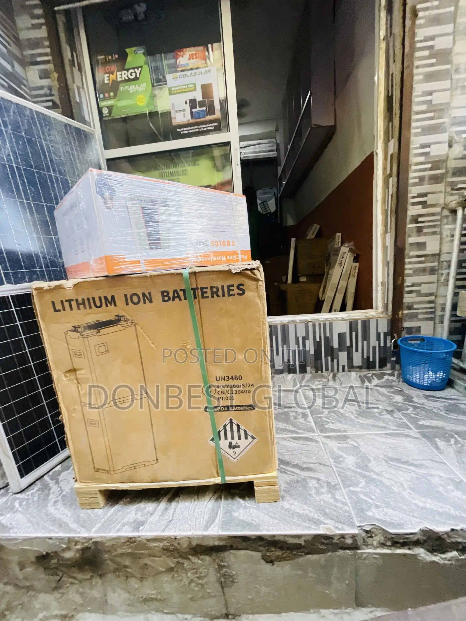 15kwh 48v Blue Carbon Standing Lithium Ion Battery