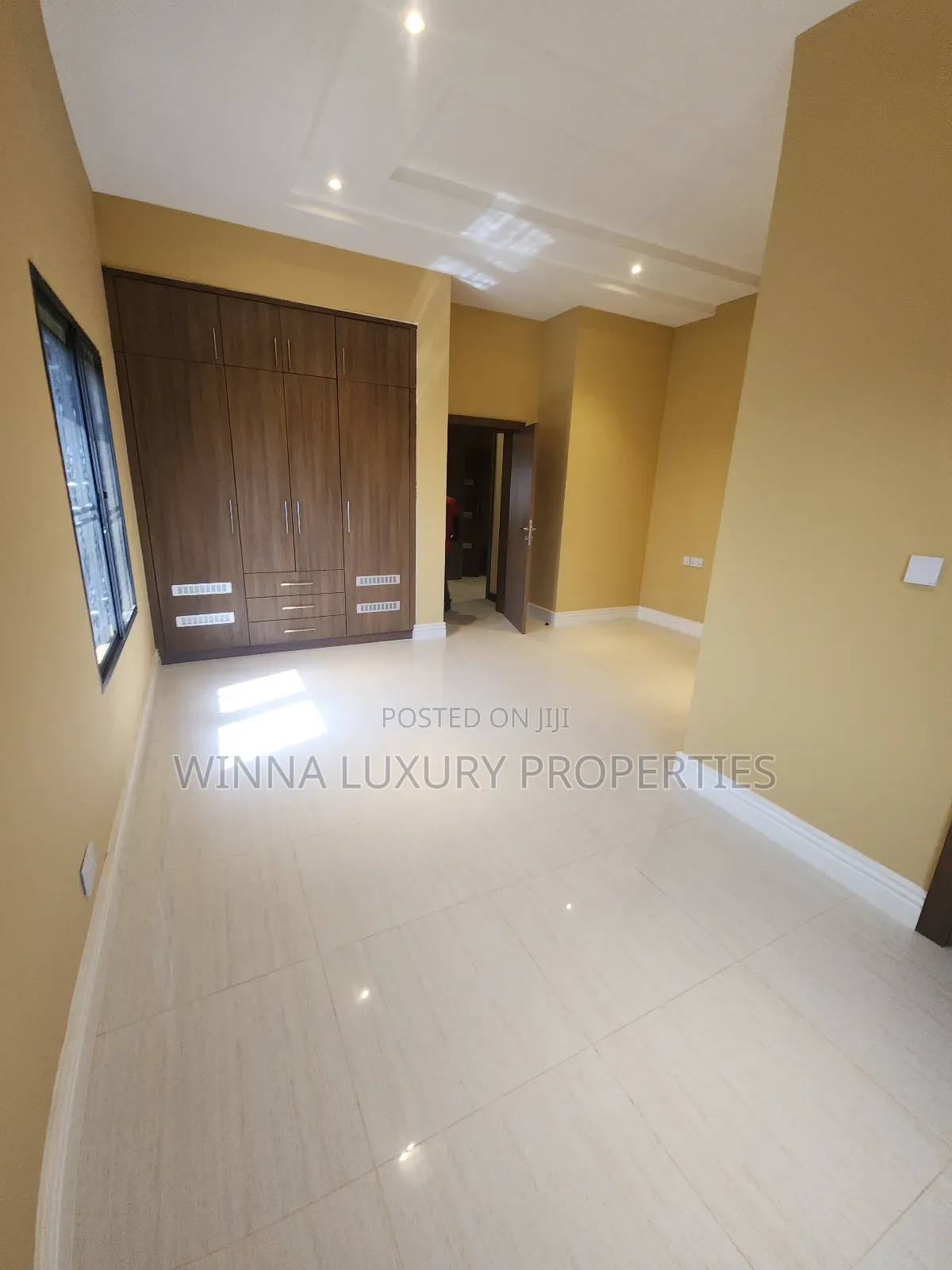 4bdrm Duplex in In An Estate, for sale