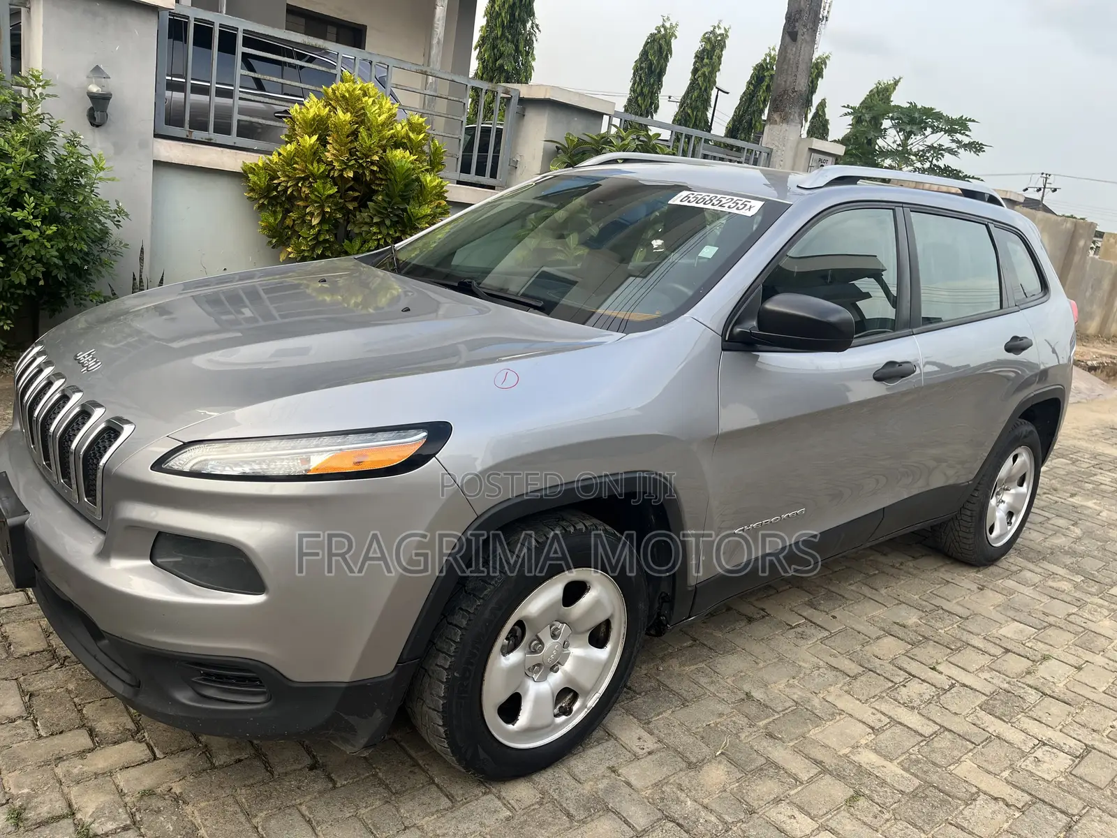 Jeep Cherokee Sport 4dr SUV (2.4L 4cyl 9A) 2014 Gray