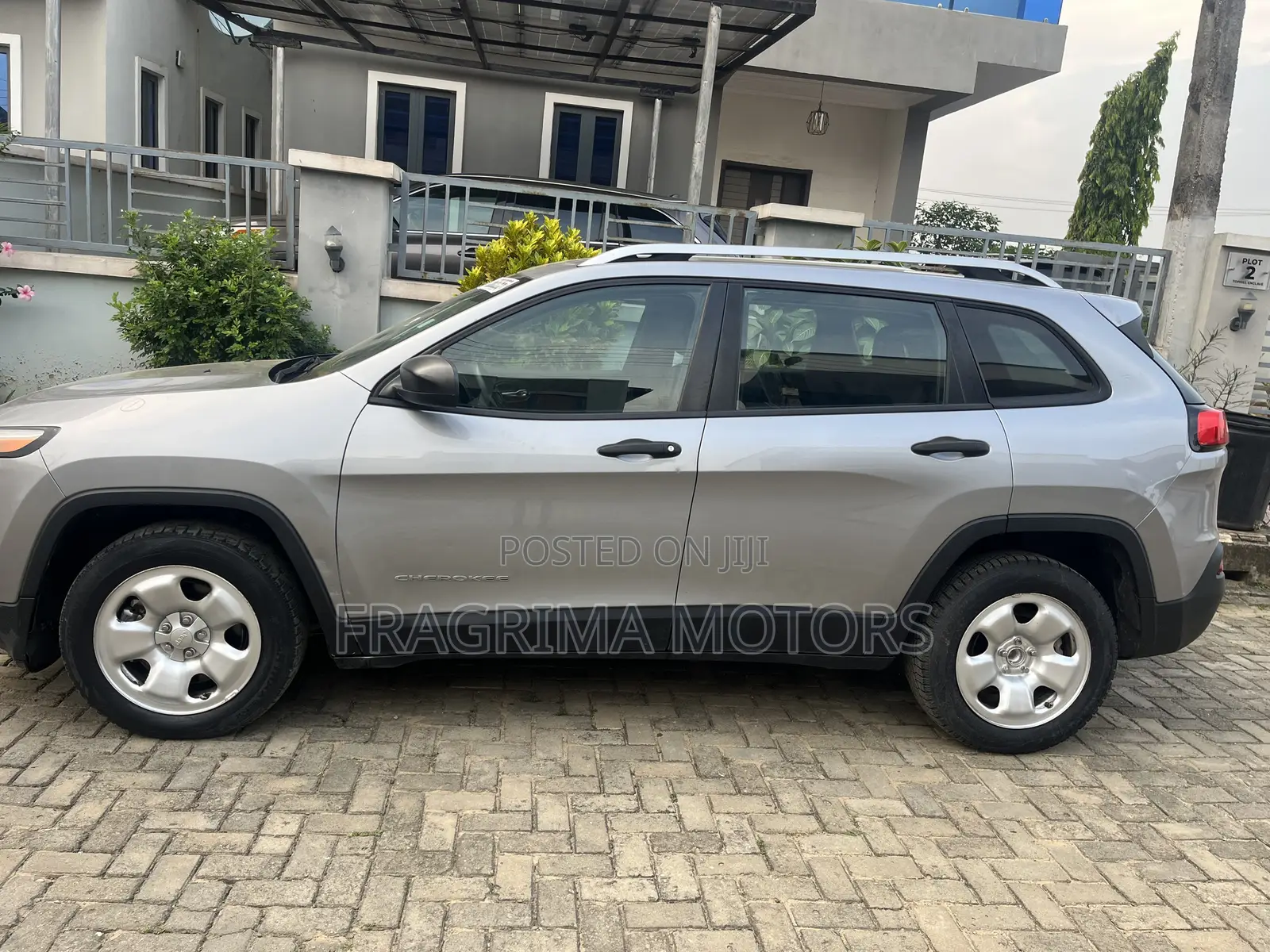 Jeep Cherokee Sport 4dr SUV (2.4L 4cyl 9A) 2014 Gray