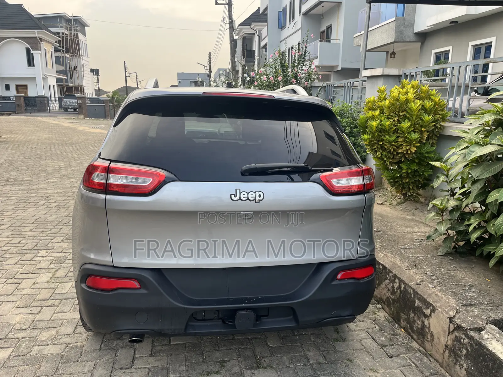 Jeep Cherokee Sport 4dr SUV (2.4L 4cyl 9A) 2014 Gray