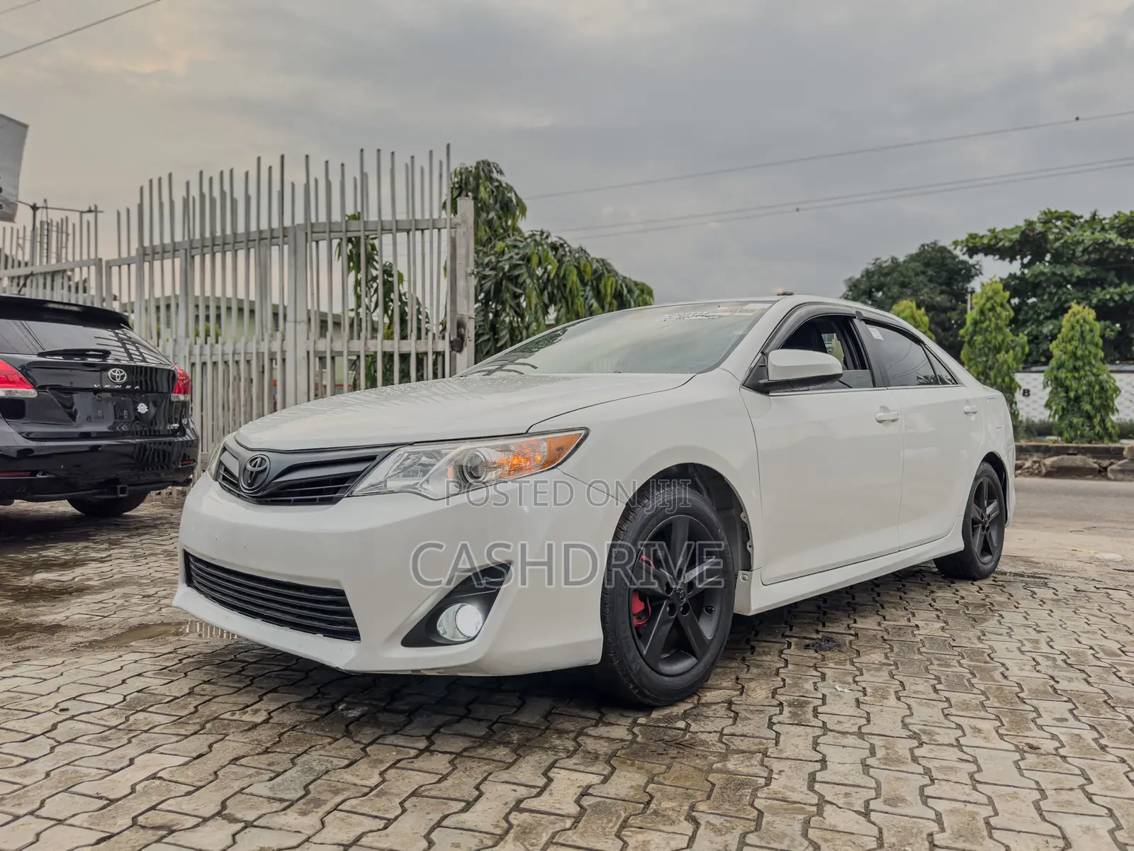 Toyota Camry XLE 4dr Sedan (3.5L 6cyl 6A) 2014 White