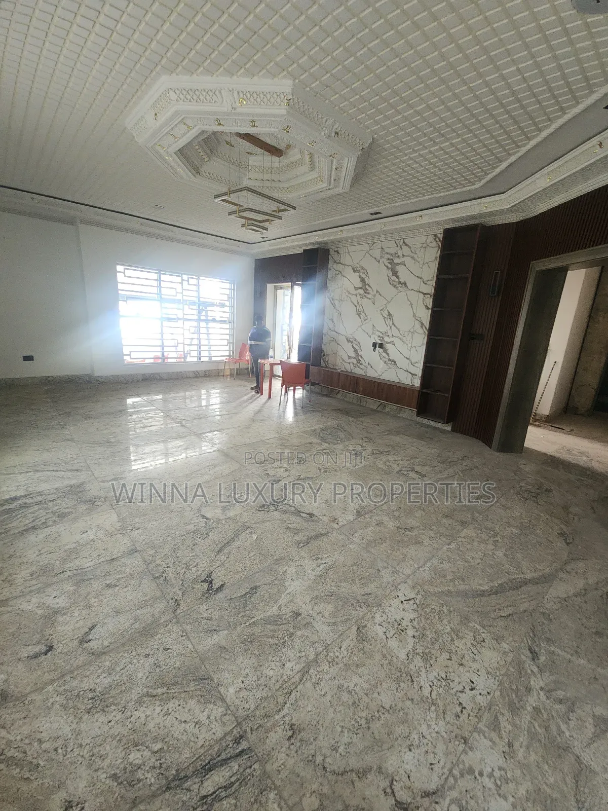 6bdrm Mansion in In A Mini Estate, for sale