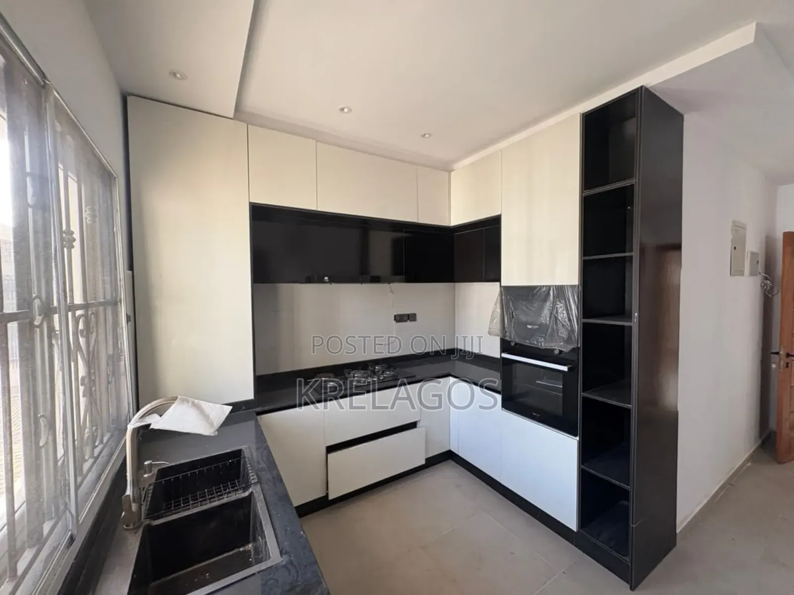 5bdrm Maisonette in Oniru, Victoria Island for sale