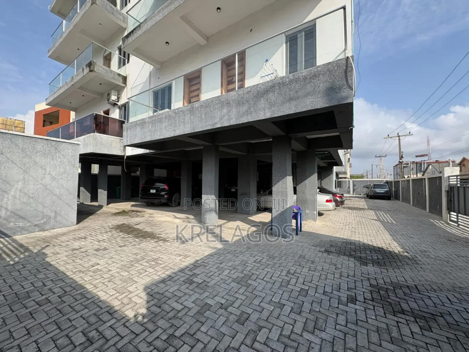 Furnished 2bdrm Apartment in Lekki Phase 1 for sale