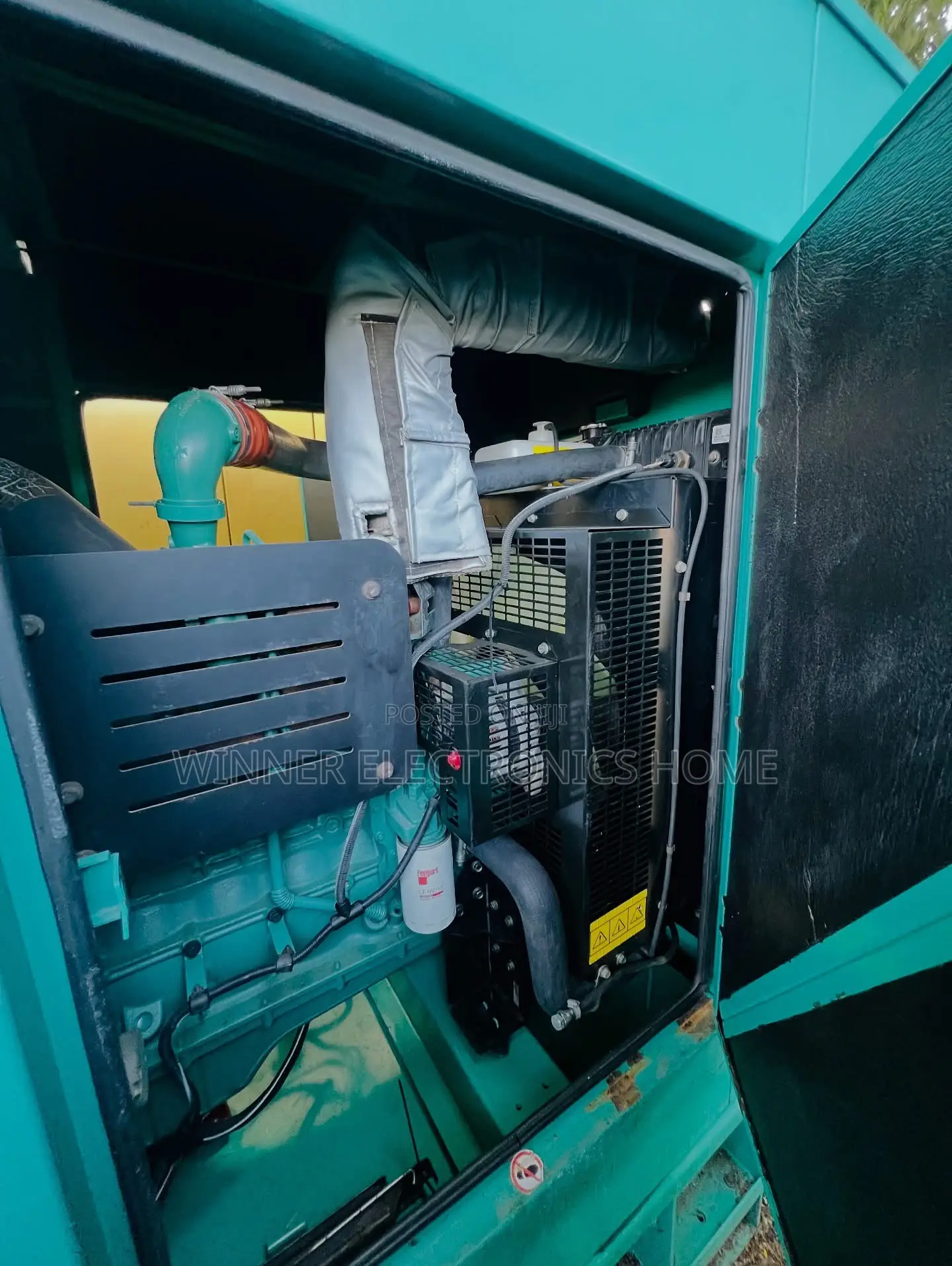 220kva Cummins Diesel Soundproof Generator, First Grade