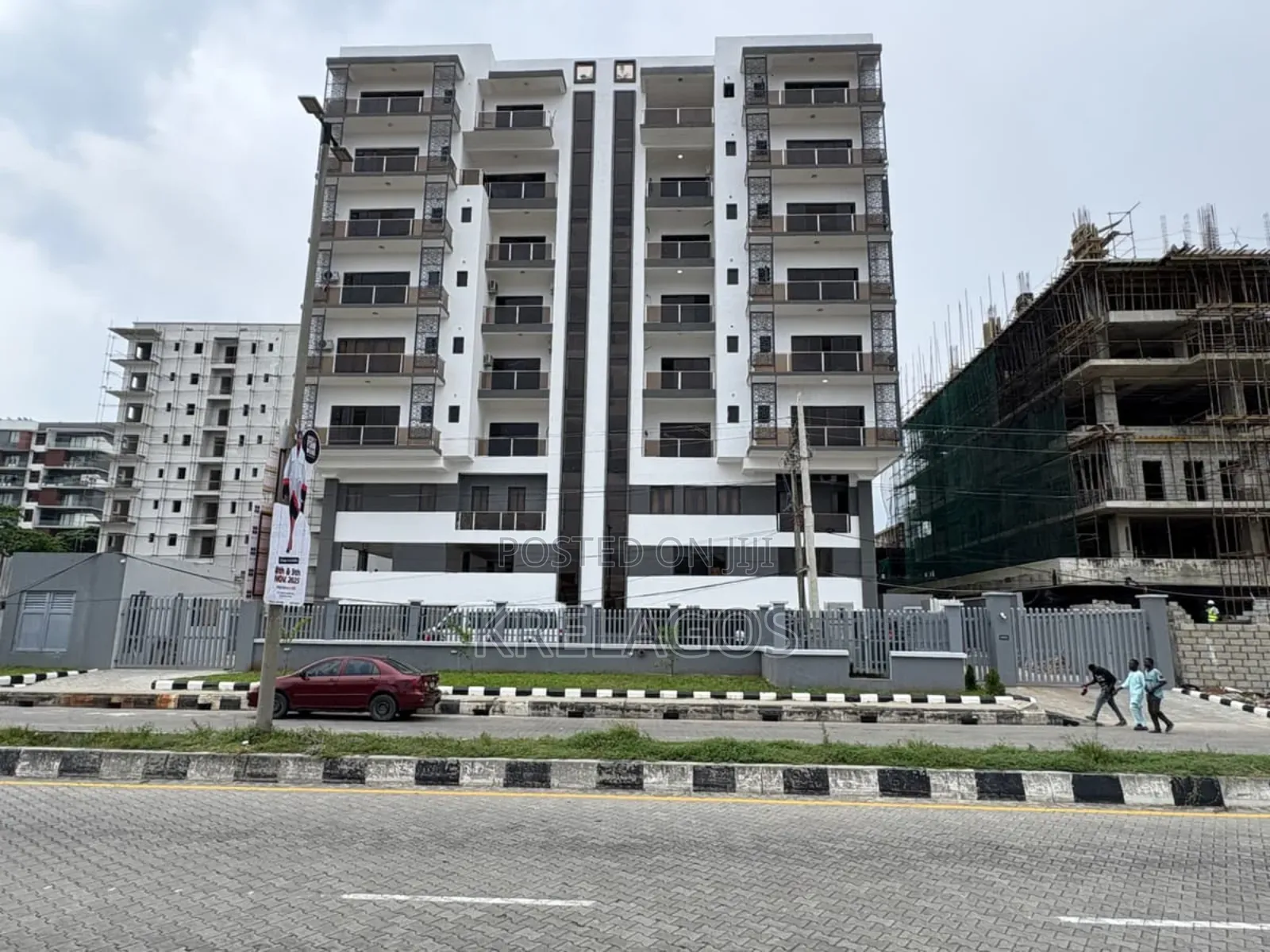 3bdrm Apartment in Lekki Phase 1 for sale