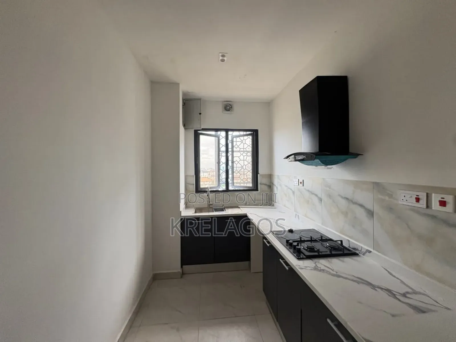 3bdrm Apartment in Lekki Phase 1 for sale